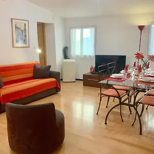 Very Cosy Flat In Heart Of Old Town Of Near Nice