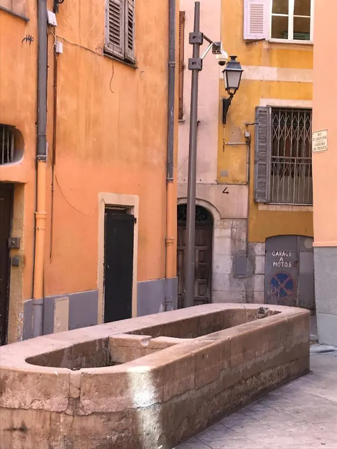 Spacious And Bright Flat Close To The Beach : Heart Of Old Nice