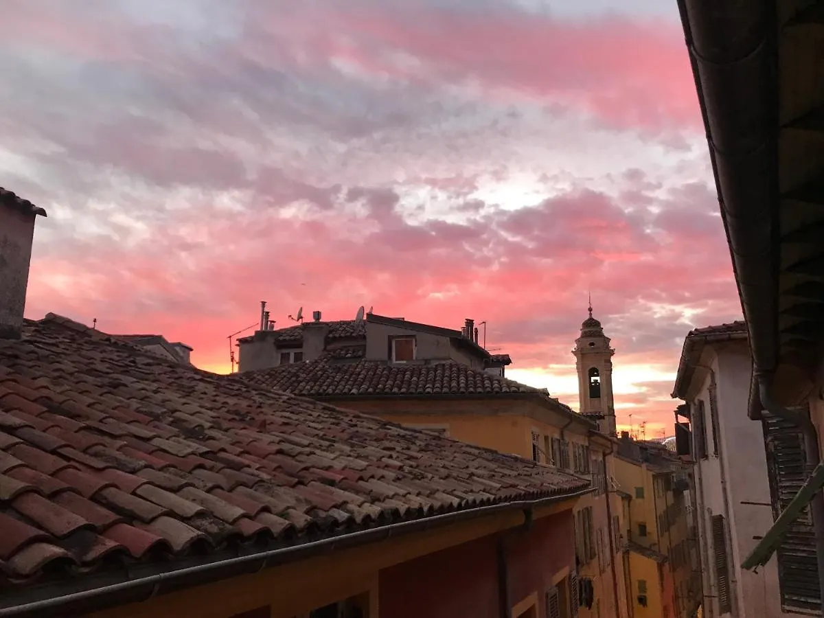 Spacious And Bright Flat Close To The Beach : Heart Of Old Nice
