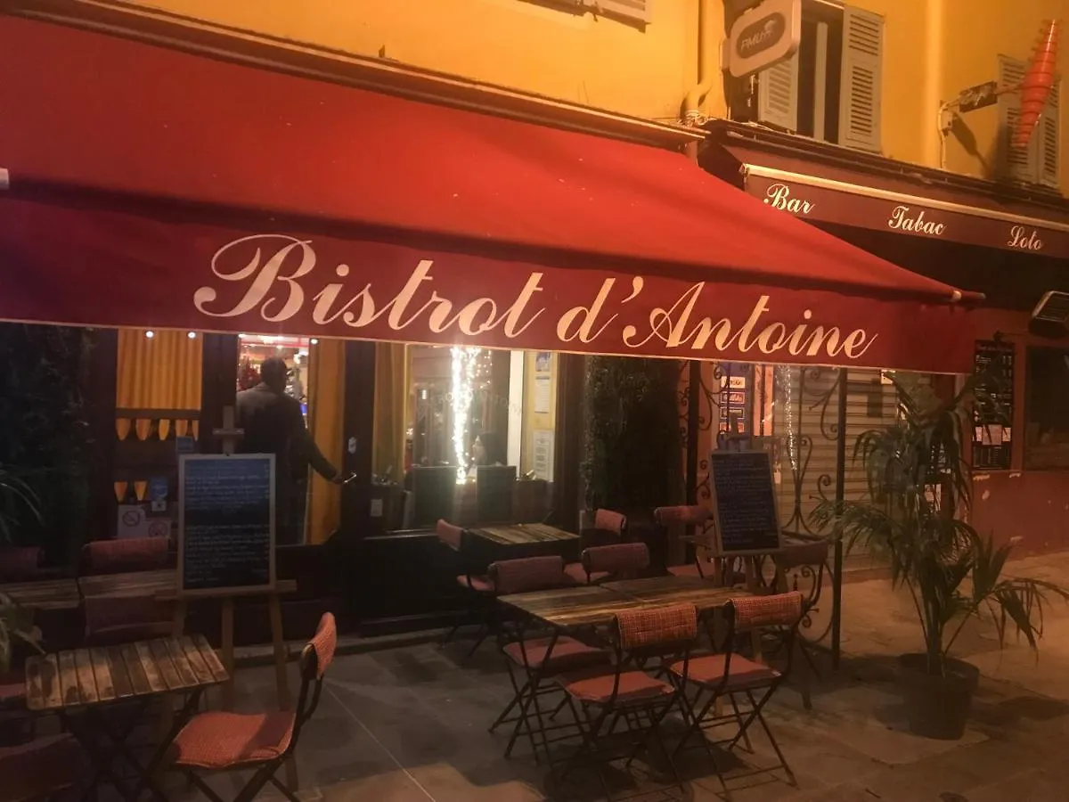 Spacious And Bright Flat Close To The Beach : Heart Of Old Nice