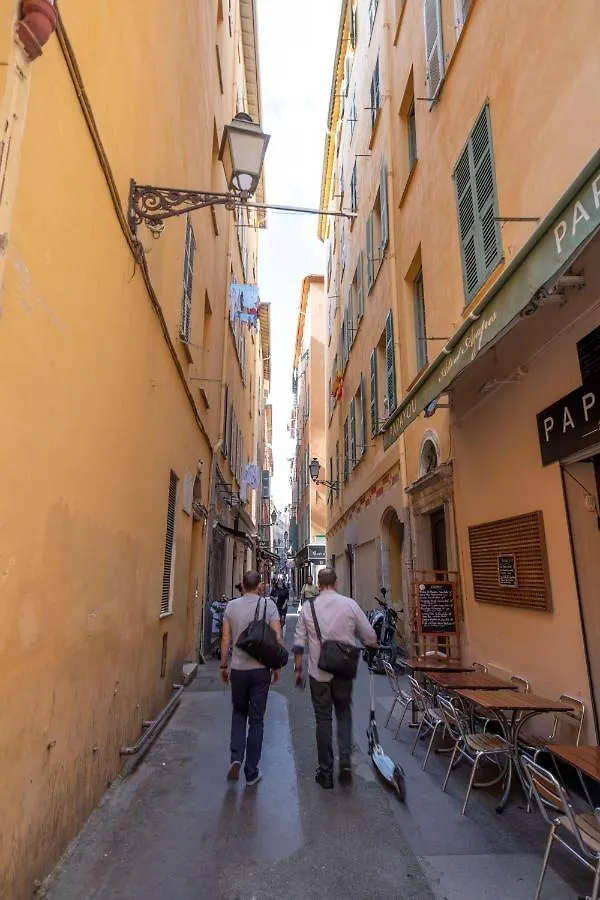 Spacious And Bright Flat Close To The Beach : Heart Of Old Nice Apartment