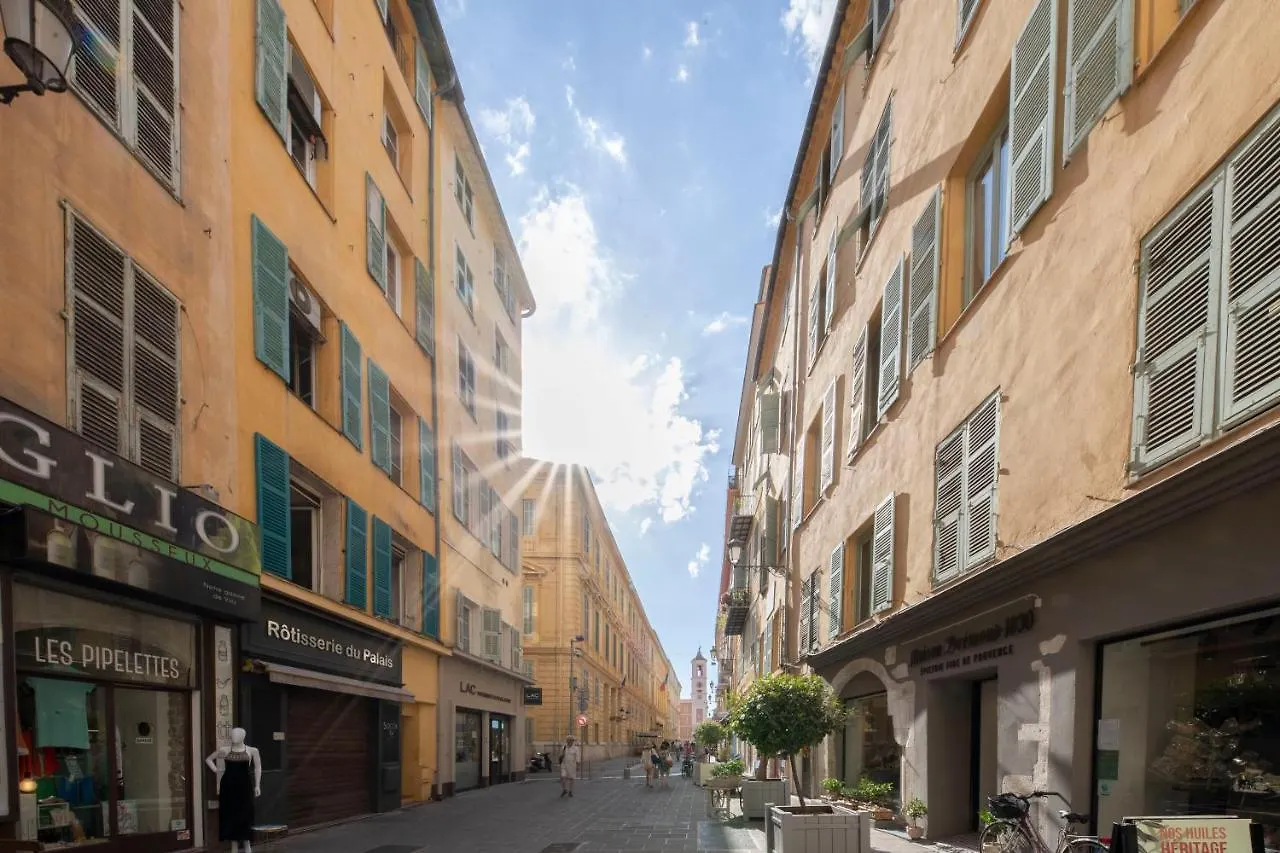 Apartment Spacious And Bright Flat Close To The Beach : Heart Of Old Nice France