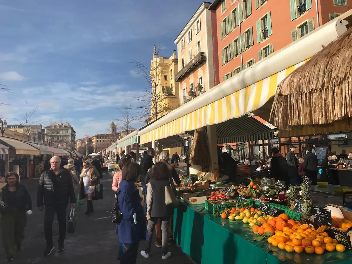 Spacious And Bright Flat Close To The Beach : Heart Of Old Nice