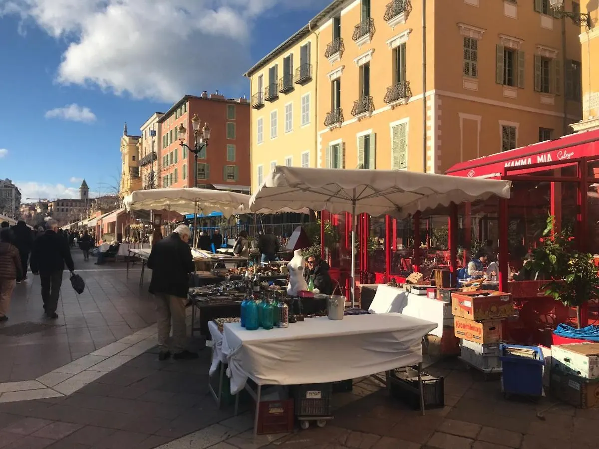 Spacious And Bright Flat Close To The Beach : Heart Of Old Nice 0*,  France